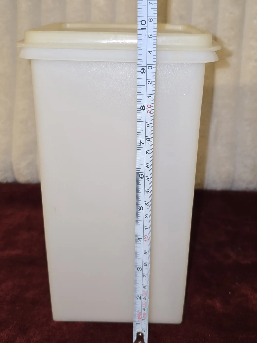 Vintage Tupperware Saltine Cracker Keeper #1314 with Lid #1315